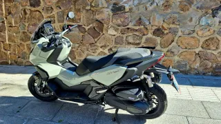Honda ADV350 Gris