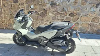 Honda ADV350 Gris