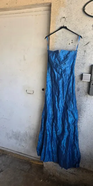 Vestido fiesta azul con chal