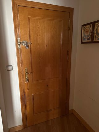 Puerta de madera para casa son 7puertas