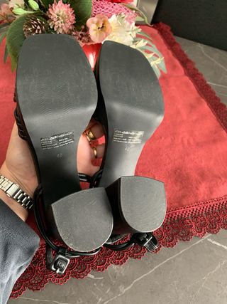 Sandali neri con tacco e plateau