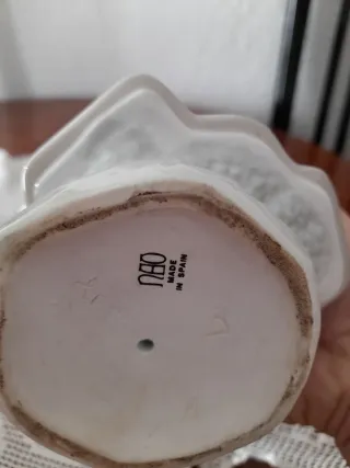 Figura de porcelana niña con cordero