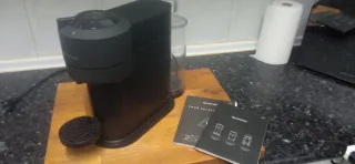 Cafetera Nespresso Negra