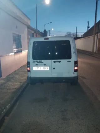 Ford E-Tourneo Courier 2009