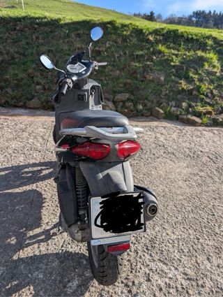 Aprilia Sportcity 125 Negra