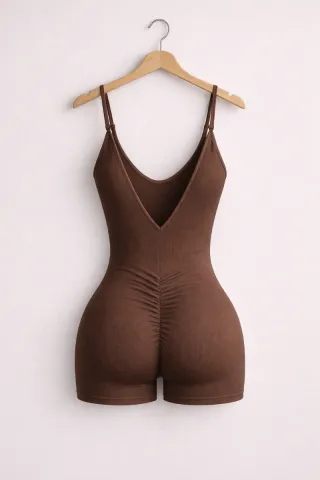 Mono ajustado sin mangas