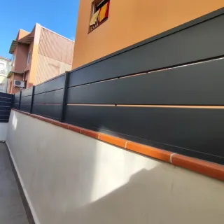 Rejas y vallado metálico