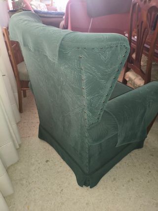 2 Sillones orejeros verdes