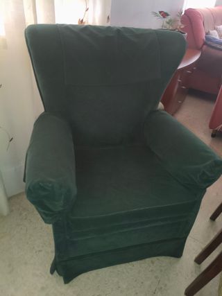 2 Sillones orejeros verdes