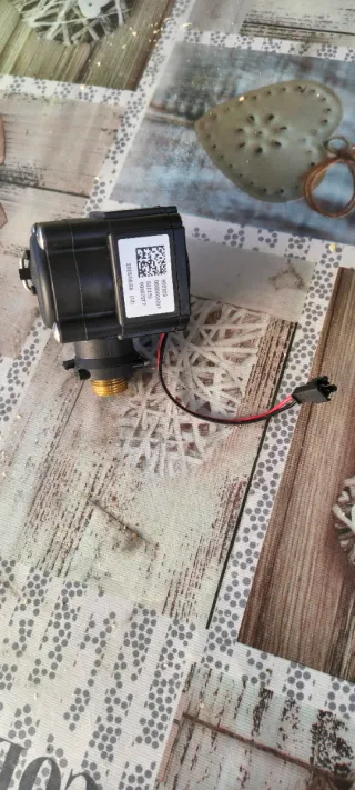 Electroválvula Calentador Gas Negra
