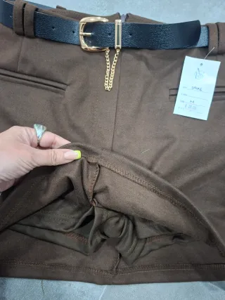 Falda pantalón marrón con cinturón