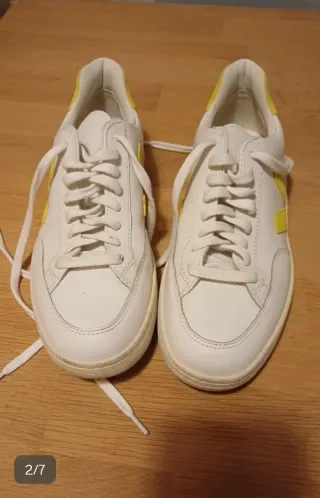 Zapatillas Veja V12 Talla 41 Blancas y Amarillas