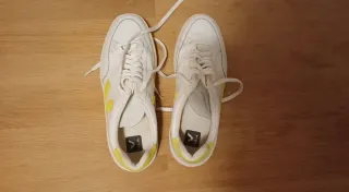 Zapatillas Veja V12 Talla 41 Blancas y Amarillas