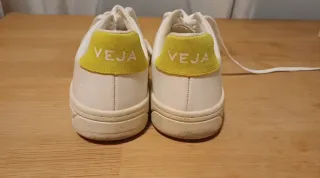 Zapatillas Veja V12 Talla 41 Blancas y Amarillas