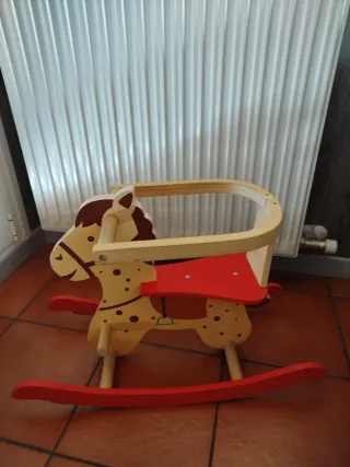 Caballito balancín de madera para bebé