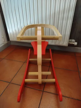 Caballito balancín de madera para bebé