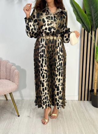 Conjunto Camisa y Pantalón Estampado Animal