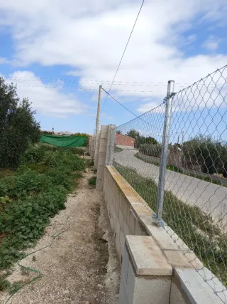 Valla metálica jardinería mono capa