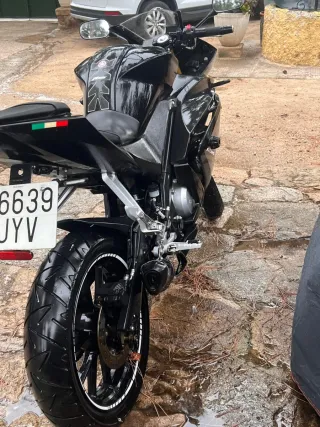 Yamaha  YZF - R125 Negra Deportiva