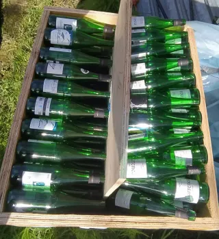Botellas de sidra vacías