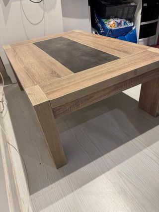 Tavolo da centro in rovere con dettaglio in pietra