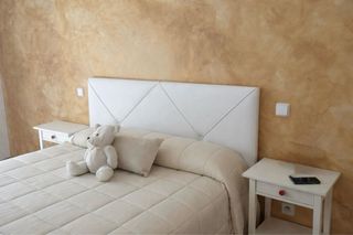 Canapé abatible + cabecero blanco