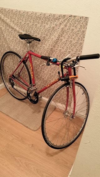 Bicicleta de carretera LEJEUNE roja