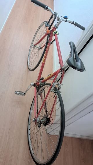 Bicicleta de carretera LEJEUNE roja