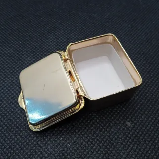 Scatola portapillole vintage con strass