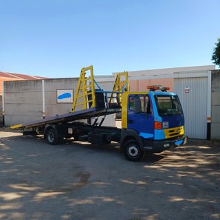 NISSAN ATLEON 165 2000