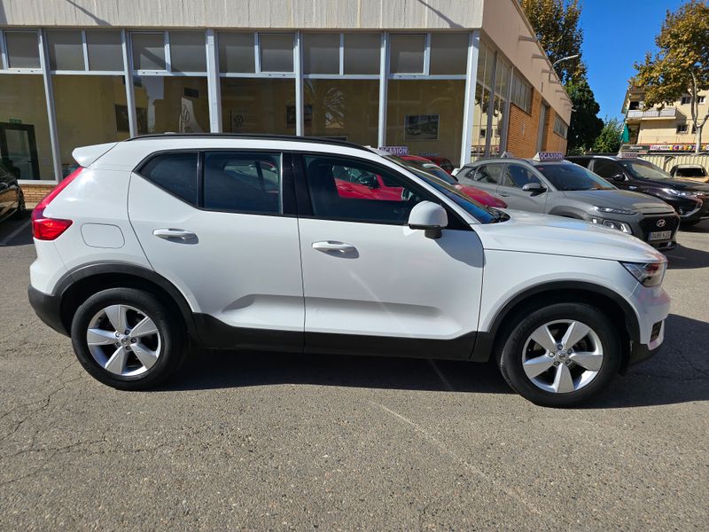 Volvo XC40 2020, foto 4