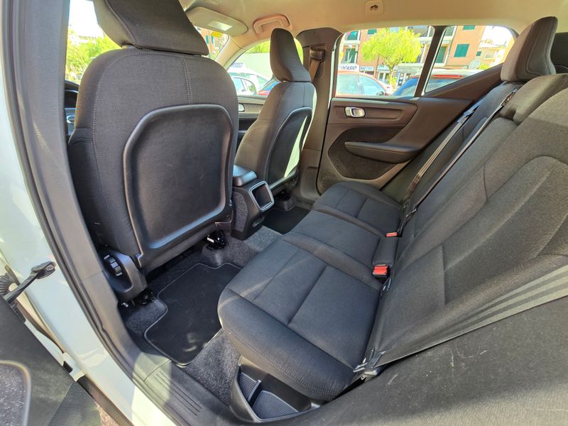 Volvo XC40 2020, foto 17