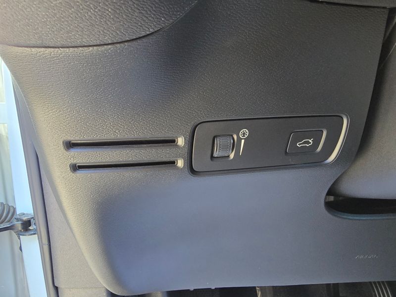 Volvo XC40 2020, foto 28