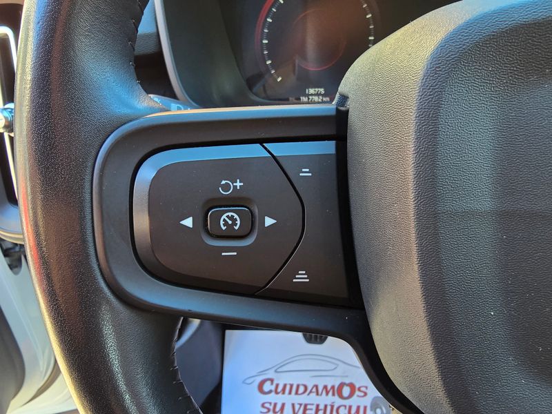 Volvo XC40 2020, foto 30