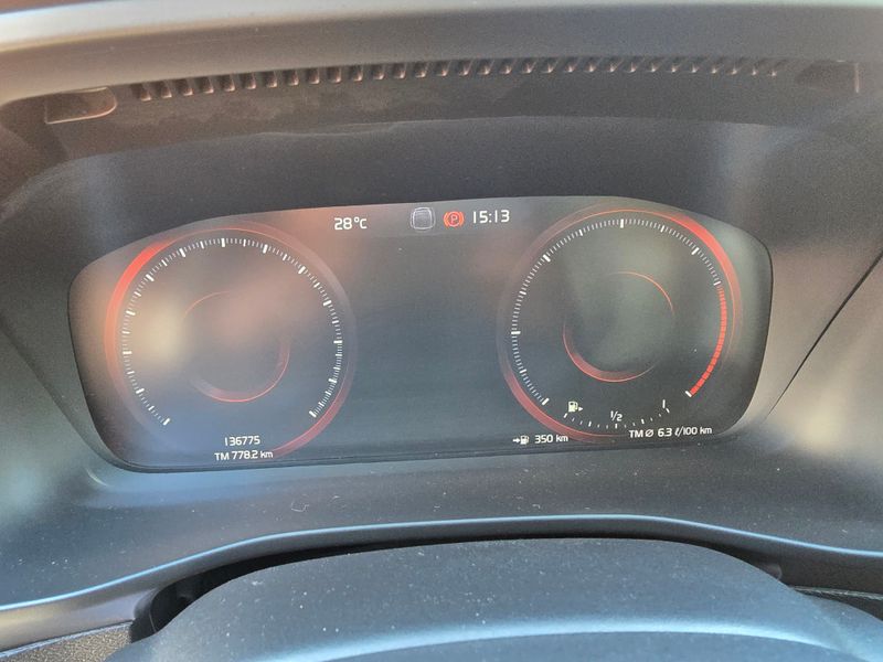 Volvo XC40 2020, foto 32
