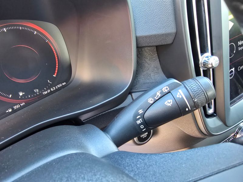 Volvo XC40 2020, foto 34