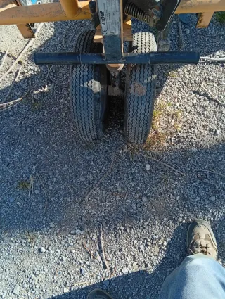 Transpaleta manual amarilla