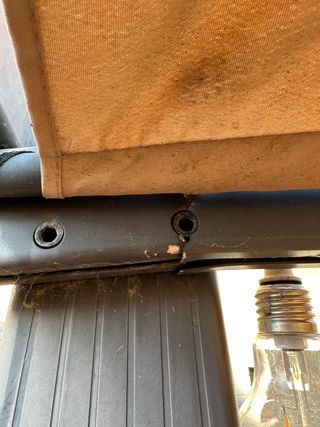 Pérgola metálica y de tela