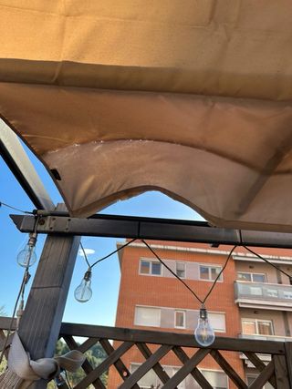 Pérgola metálica y de tela