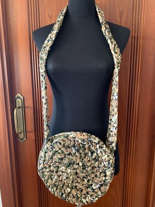 Bolso de trapillo tejido camuflaje