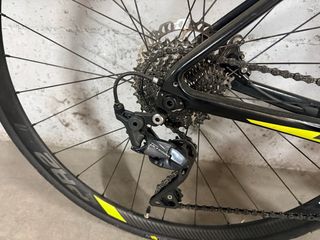 Bicicleta de carretera Giant Negra/Amarilla