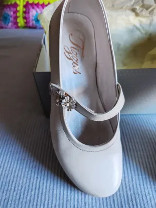 Zapatos comunión Tizzas Blanco roto niña