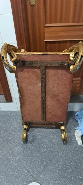 Mesa baja cristal vintage dorada