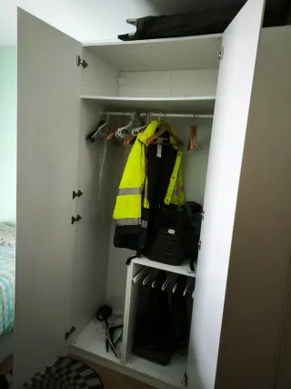 Armario blanco como nuevo