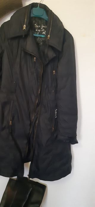 Abrigo Pepe Jeans negro cremallera