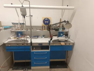 Mesa laboratorio dental/joyería con aspiración