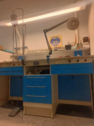 Mesa laboratorio dental/joyería con aspiración