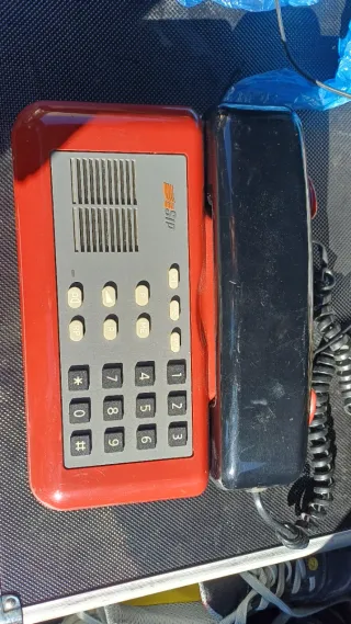 Telefono SIP Sirio rosso e nero