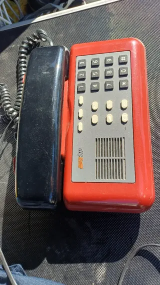 Telefono SIP Sirio rosso e nero