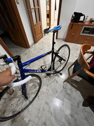 Bicicleta de carretera Giant talla M (54)